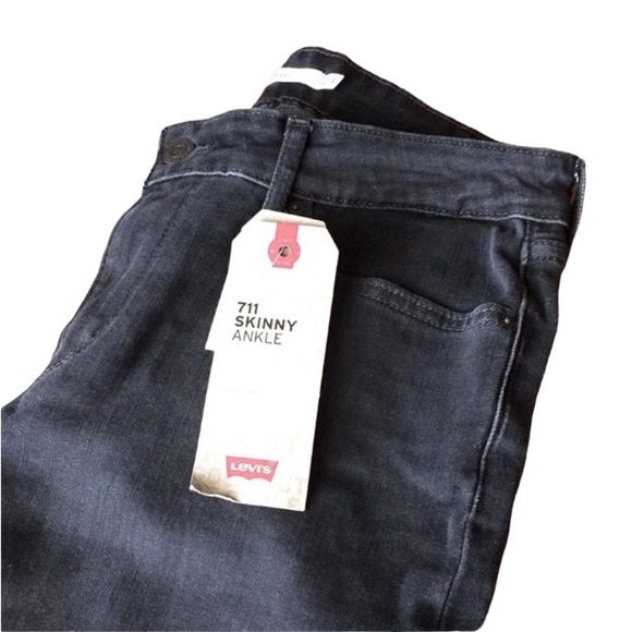 Levi’s 711 Skinny Ankle Jeans - Picture 5 of 10
